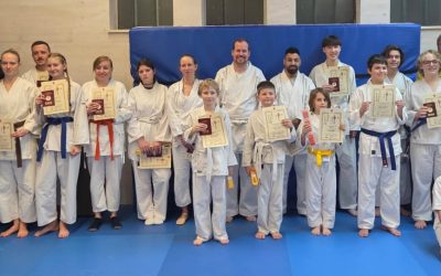 Erfolgreiche Gürtelprüfung Weihnachten 2025 im Karate beim PSV Aalen